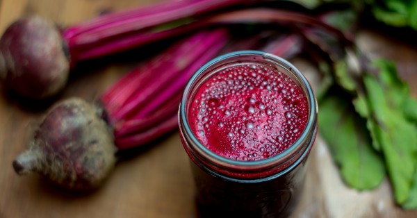 5 beneficios en tu rendimiento al consumir jugo de betabel
